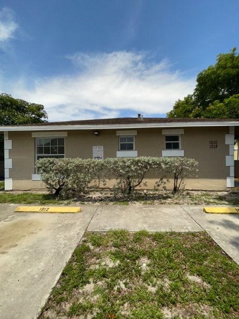 Building Photo - 1012 NW 3rd Ave
