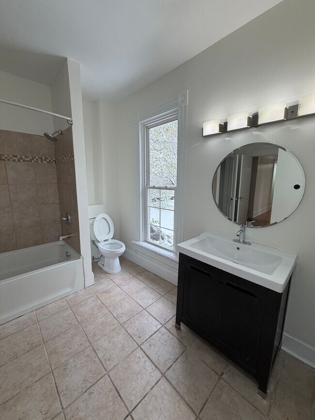 Building Photo - Fully Renovated 3BR/1.5 Bath in Olde Towne East!