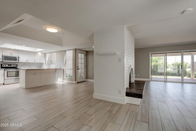 Primary Photo - 5321 N 79th Way