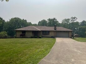 Building Photo - 19 Plainview Dr