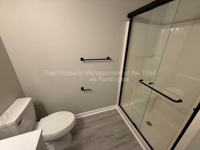 Building Photo - 521 Mill Pond Dr