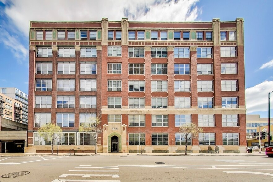 Primary Photo - 333 S Desplaines St