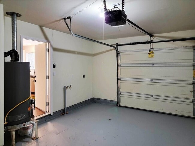 Building Photo - 8413 Robindell Dr