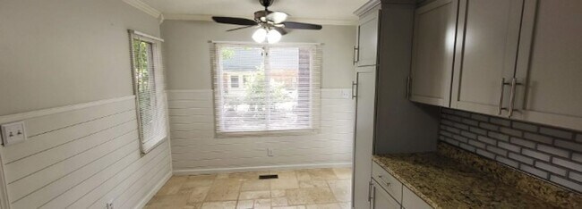 Building Photo - Home on Corner lot in Wood Valley