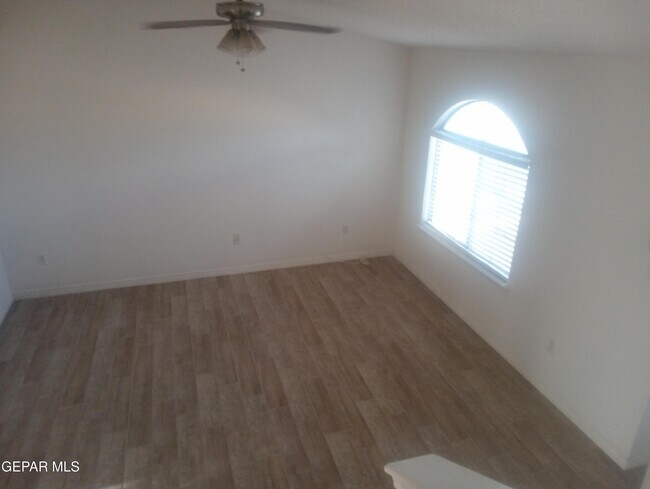 Building Photo - 13975 Vaquero Rock Dr