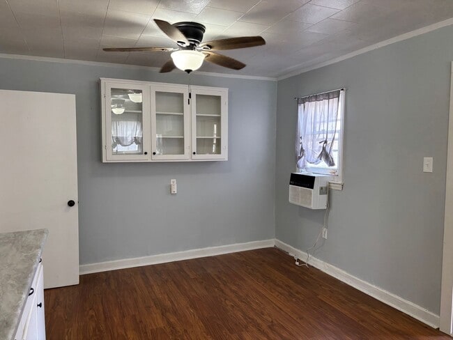 Building Photo - 3 BED, 1 BATH FARM HOUSE LOCATED IN STAR!