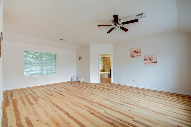 Building Photo - 1810 Oakleaf Cir