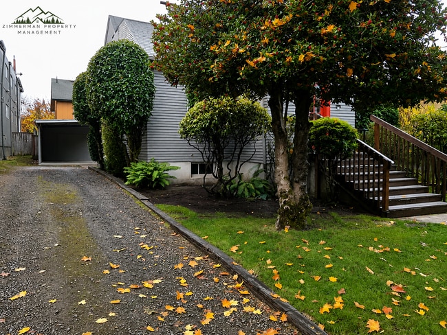 Building Photo - 3 bedroom 2 bathroom bungalow
