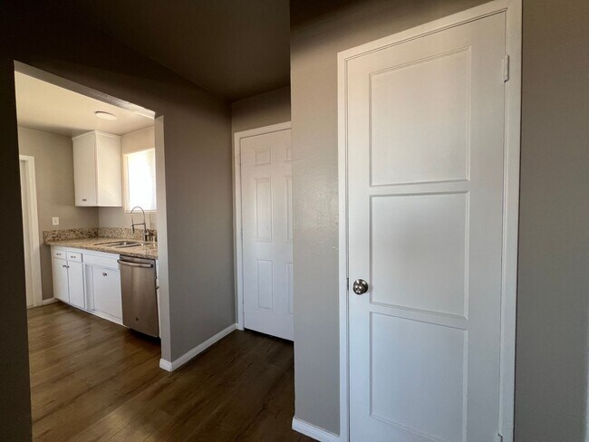 Building Photo - Beautifully Remodeled Home