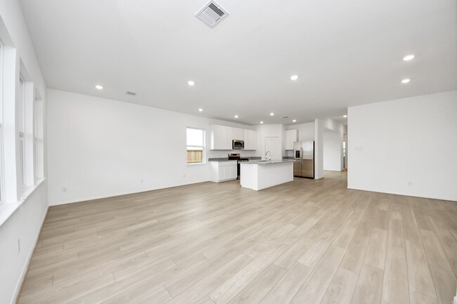 Building Photo - 5615 Buttonbush Ct