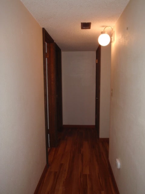 Building Photo - 920 Parkview Way