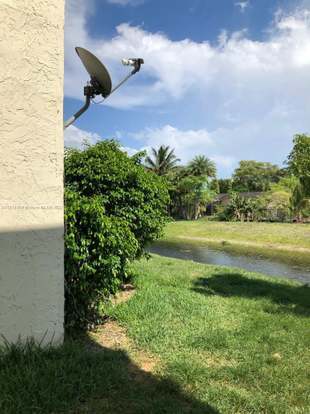 Building Photo - 11150 Royal Palm Blvd