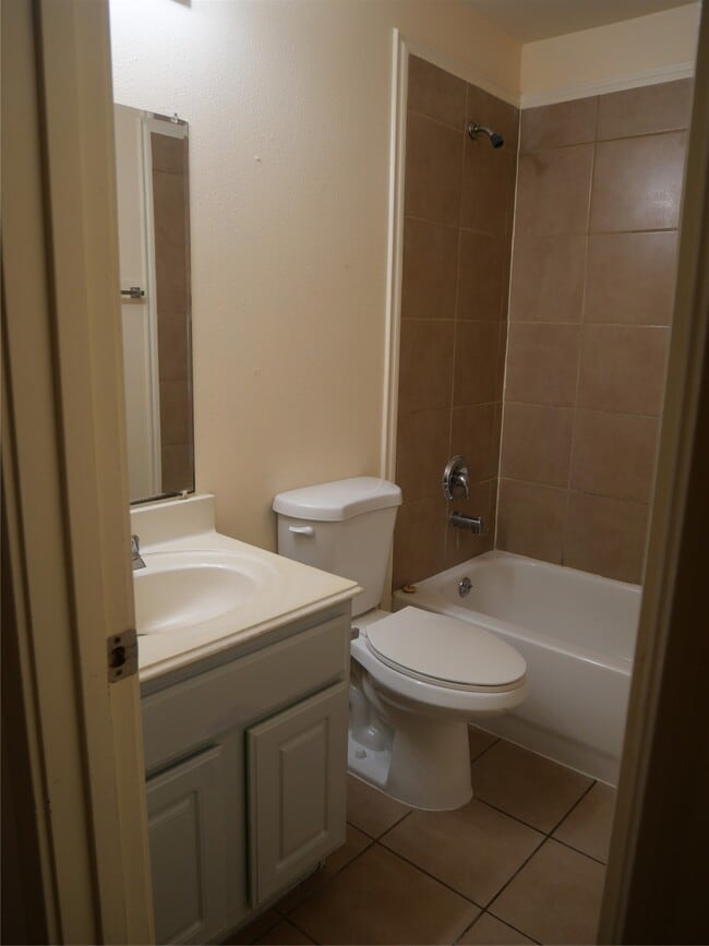 Building Photo - 11802 Greenshire Dr