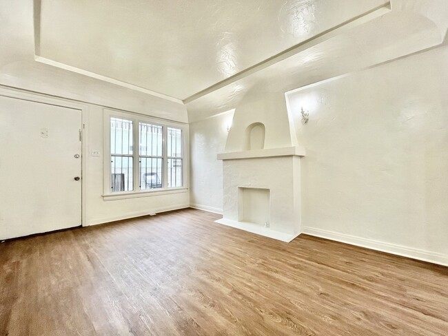 Building Photo - 1321 E 48th St