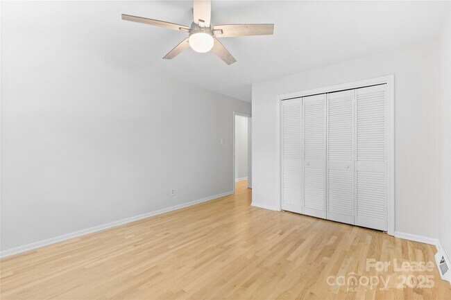 Building Photo - 6101 Davidson Dr