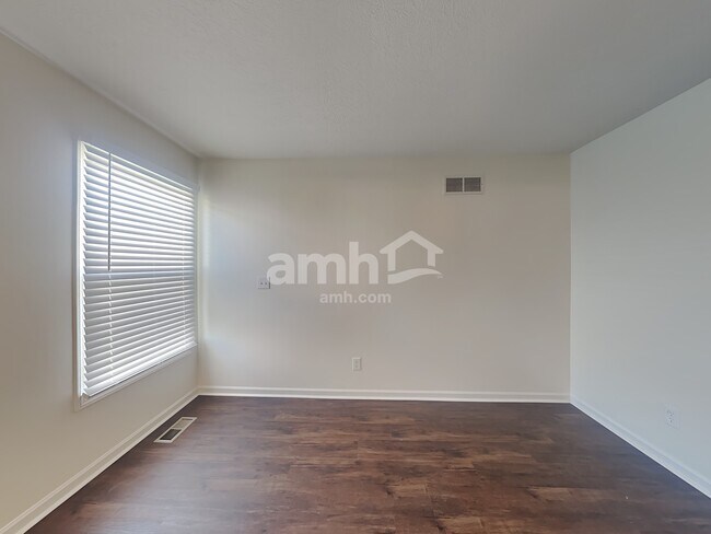 Building Photo - 1531 Mallard Cir E