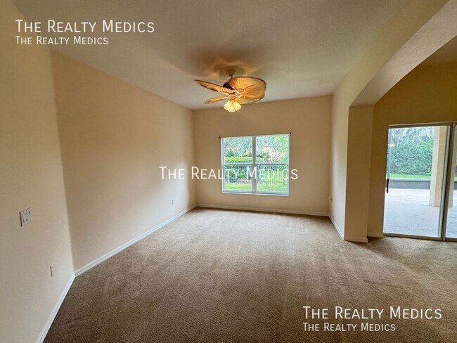 Building Photo - 202 Nova Ave