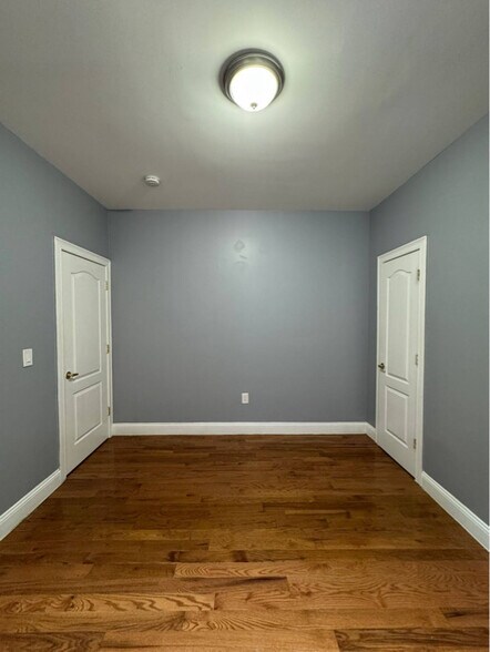 Building Photo - 729 Avenue A