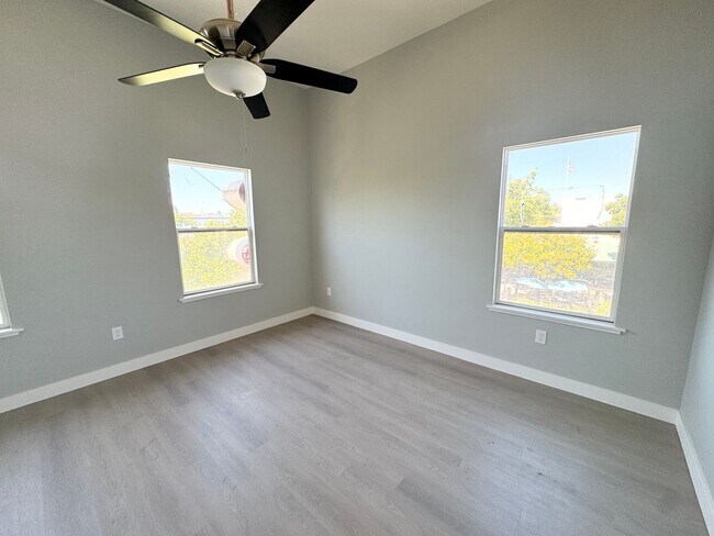 Building Photo - Executive Fully Upgraded Condo in Downtown Livermore