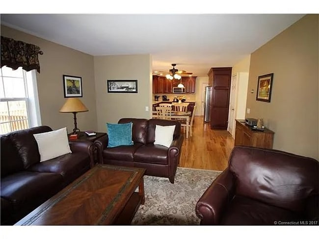 Building Photo - 4 Bed - 2.5 Bath: Single Family Home in Oa...