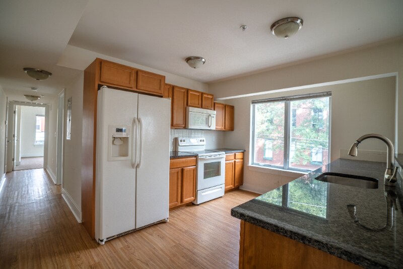 Building Photo - 441 N 32nd St