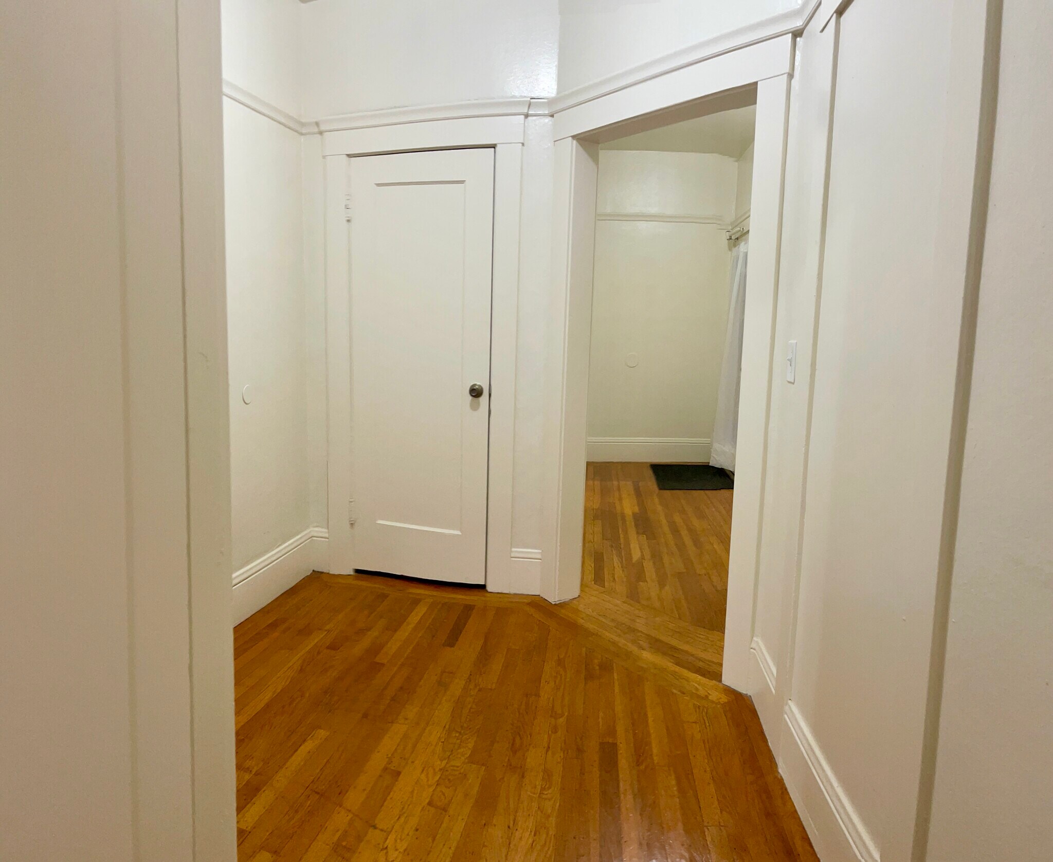 Building Photo - 564 53rd St