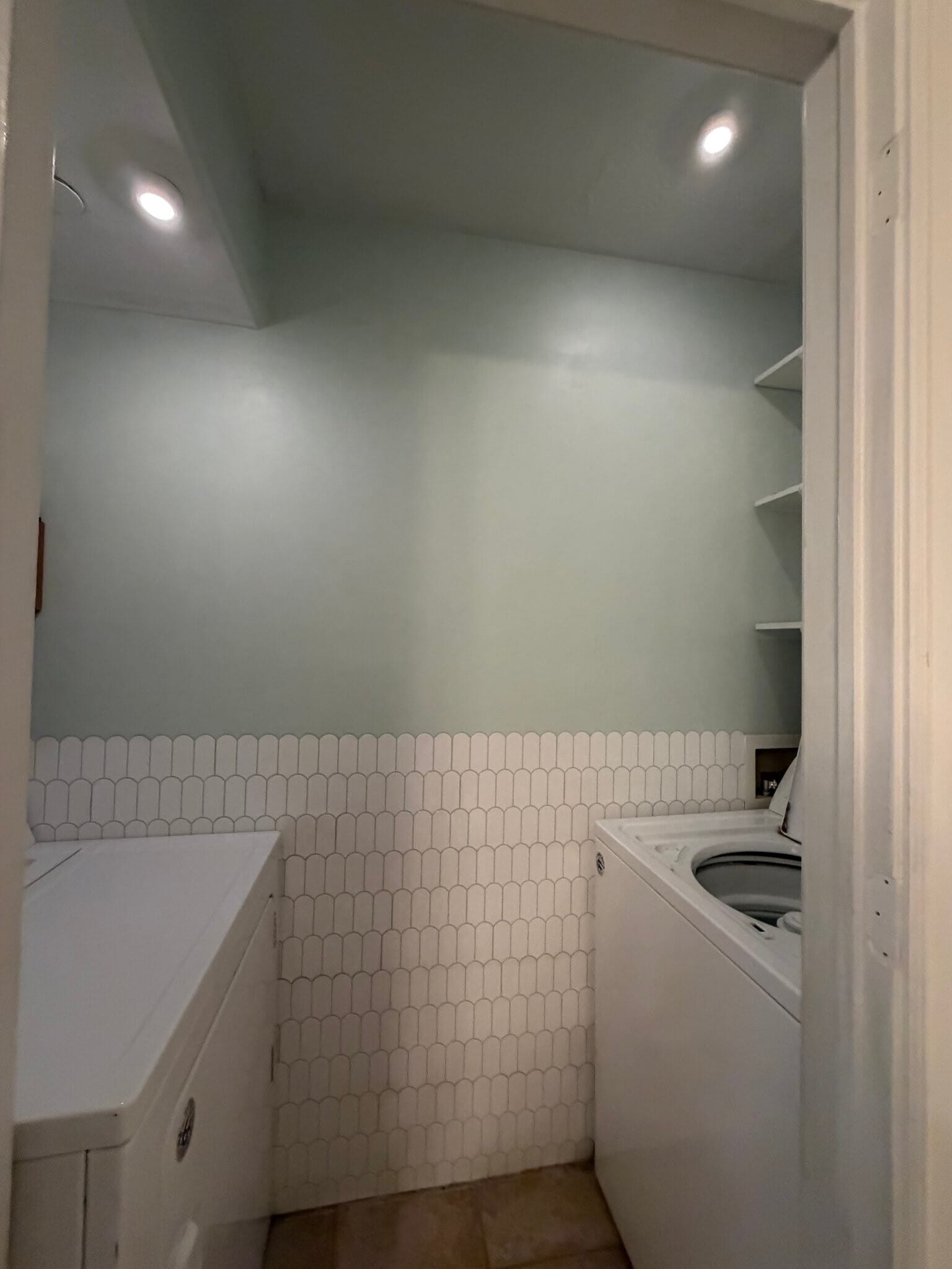 Building Photo - 372 S 930 W