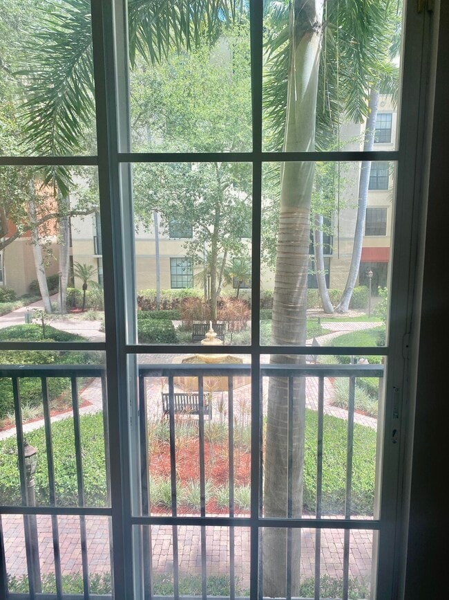 Building Photo - 630 S Sapodilla Ave
