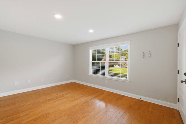 Building Photo - 1240 Fairmont Ave