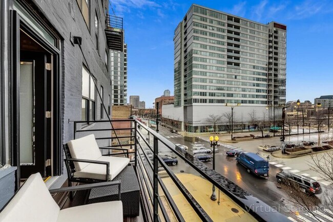 Building Photo - 626 W Randolph St