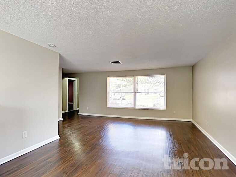 Building Photo - 8508 Woodhurst Dr