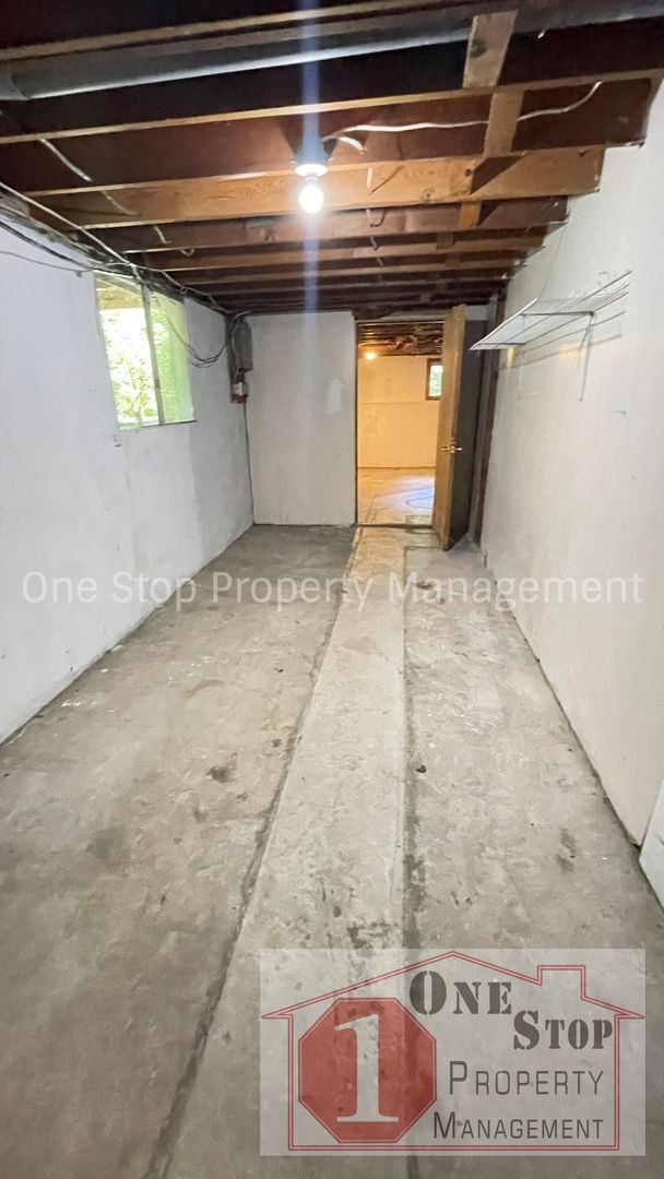 Building Photo - 2 Bedroom, 2 Bathroom Duplex in Raytown, MO