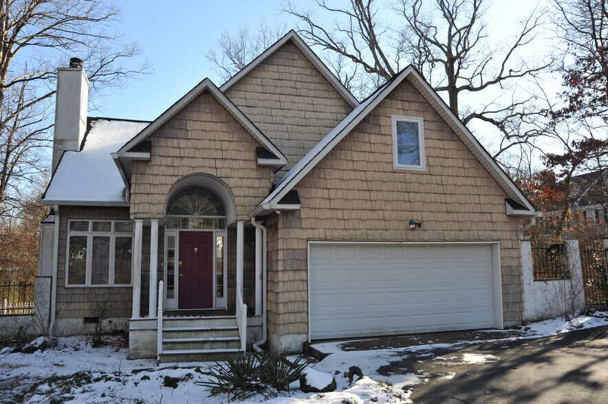 Primary Photo - 2201 Hungary Spring Rd