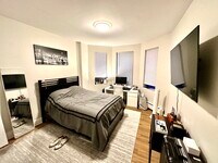 Building Photo - 829-833 Beacon Unit 304