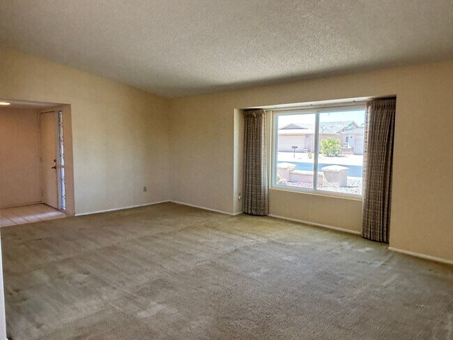 Building Photo - Spacious 3 bedroom Long Term Unfurnished home in Leisure World a 45+ Active Adult Resort Community