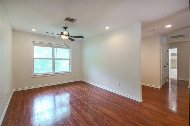 Building Photo - 507 San Jacinto St