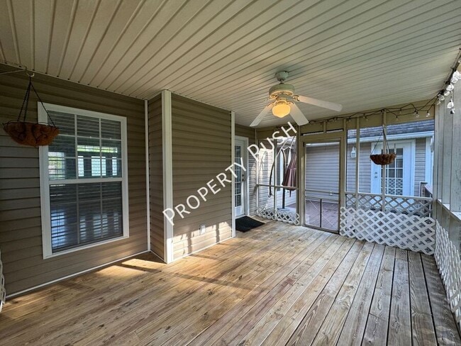Building Photo - 196 Blue Heron Dr