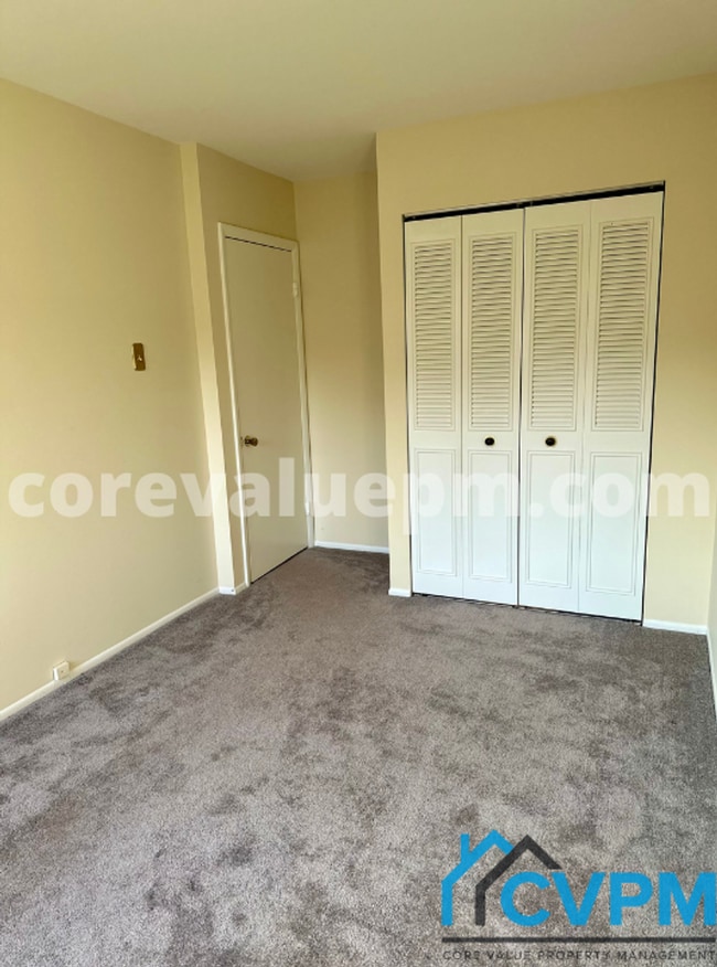 Building Photo - 1906 Ardenwood Terrace