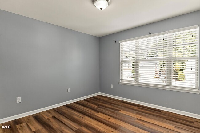 Building Photo - 614 Rose Laurel Ct