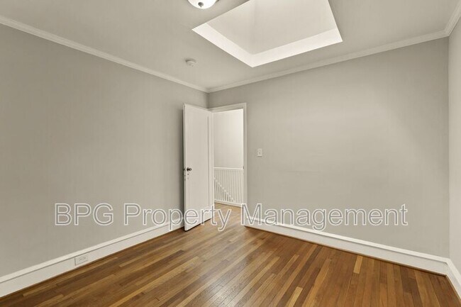 Building Photo - 1710 37th St NW