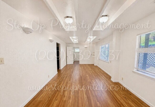 Building Photo - 22622 Twain Harte Dr