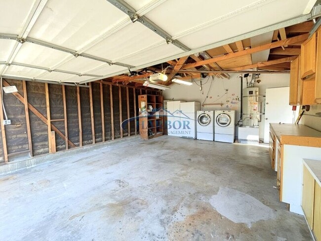 Building Photo - 23708 President Ave