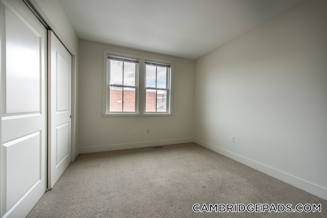 Building Photo - 110 Second St.