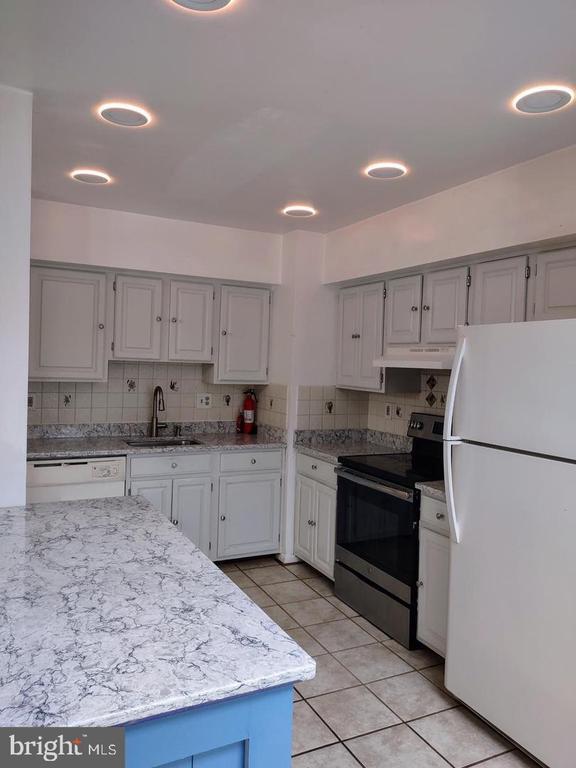 Building Photo - 10810 Campaign Ct