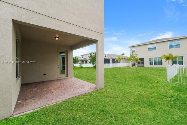 Building Photo - 1183 NW Leonardo Cir