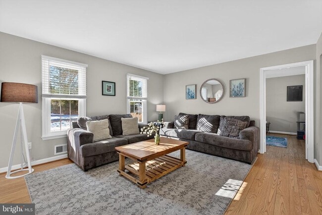 Building Photo - 11922 Holly Spring Dr