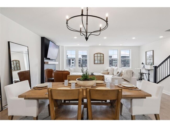 Building Photo - 870 Mount Curve Blvd