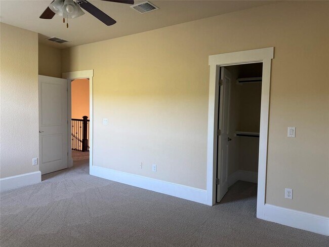 Building Photo - 5449 Diamante Dr