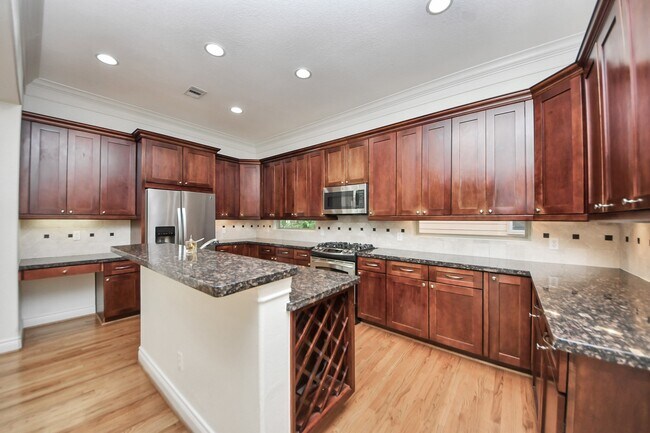 Building Photo - 5526 Crooms St