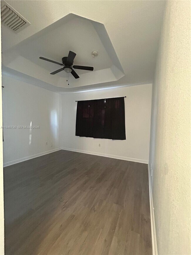 Building Photo - 1720 NE 33rd Ave